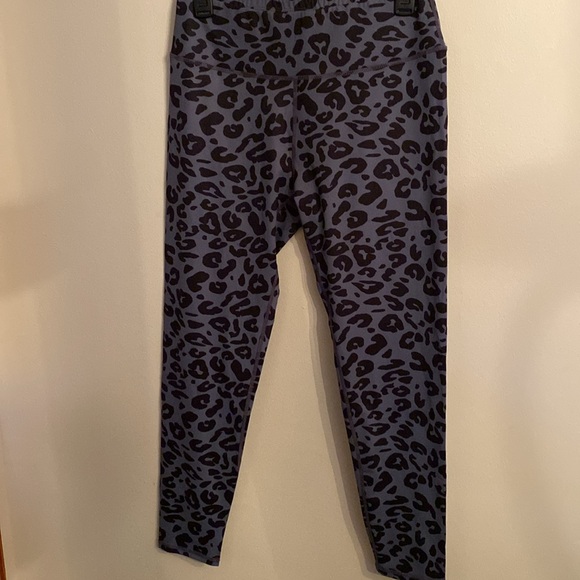 Unbranded, Women's Two-Piece, Leopard Print Sports Bra & Legging, Size: XL - Picture 5 of 11